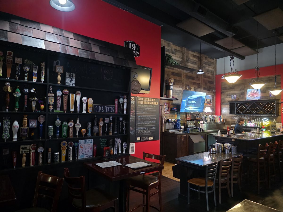 19 Handles Pub & Grill